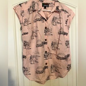 Women’s Patagonia Pataloha lightweight button up T-Shirt. Size 10. NWOT